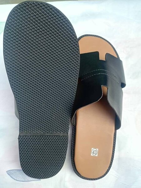 Sandales en cuir noir 43