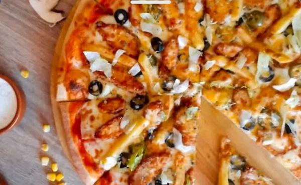 7 Inch Zinger pizza