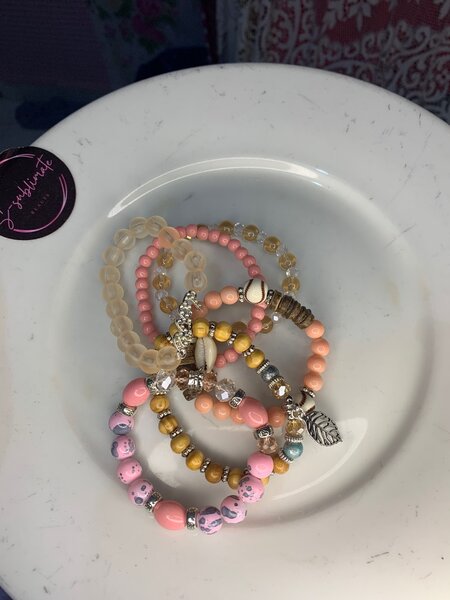 Bracelets en perles colorées