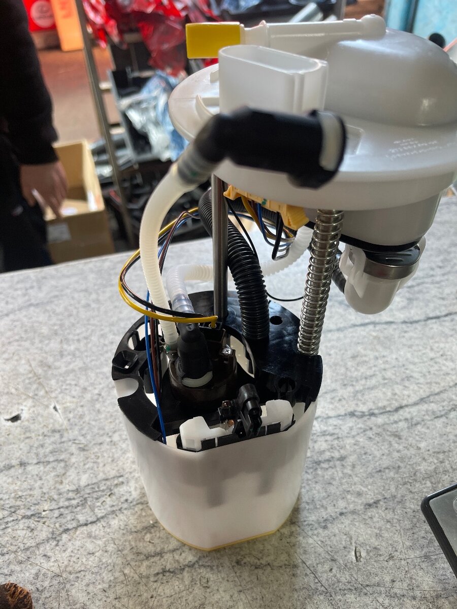 Бензонасос Пассат Б6 2.0 взброе