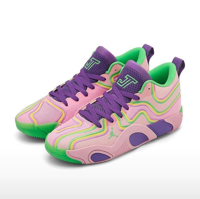 Sneakers en couleur vibrante