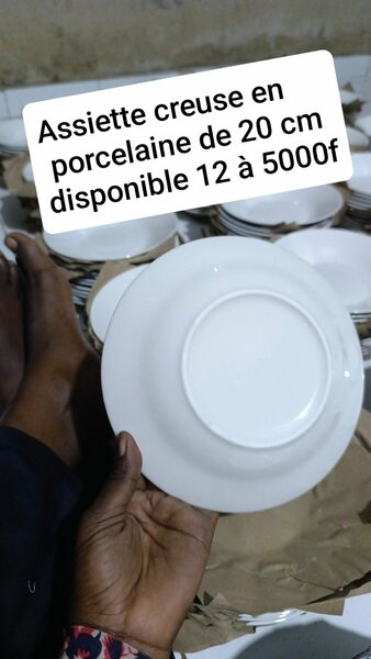 Assiette creuse en porcelaine 20cm