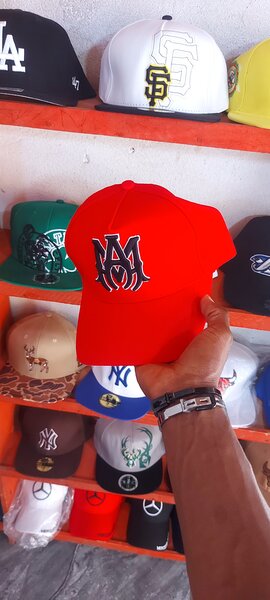 Chapeaux