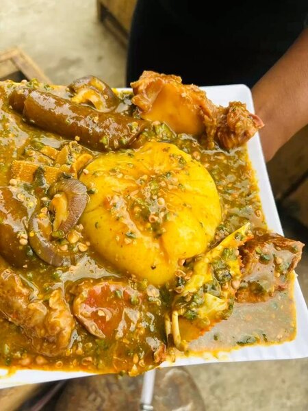 Plat de poulet épicé