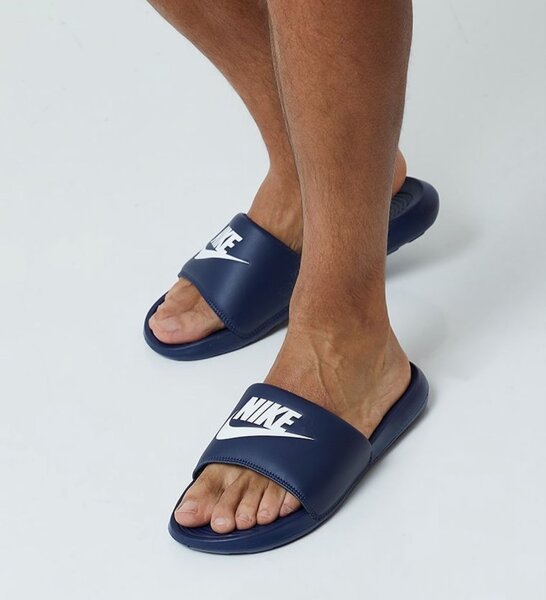 Nike Victori Slides