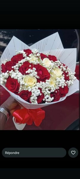 Bouquet de roses rouges et blanches
