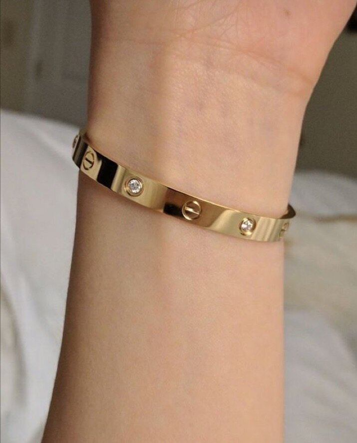 Jewelry set available at cool