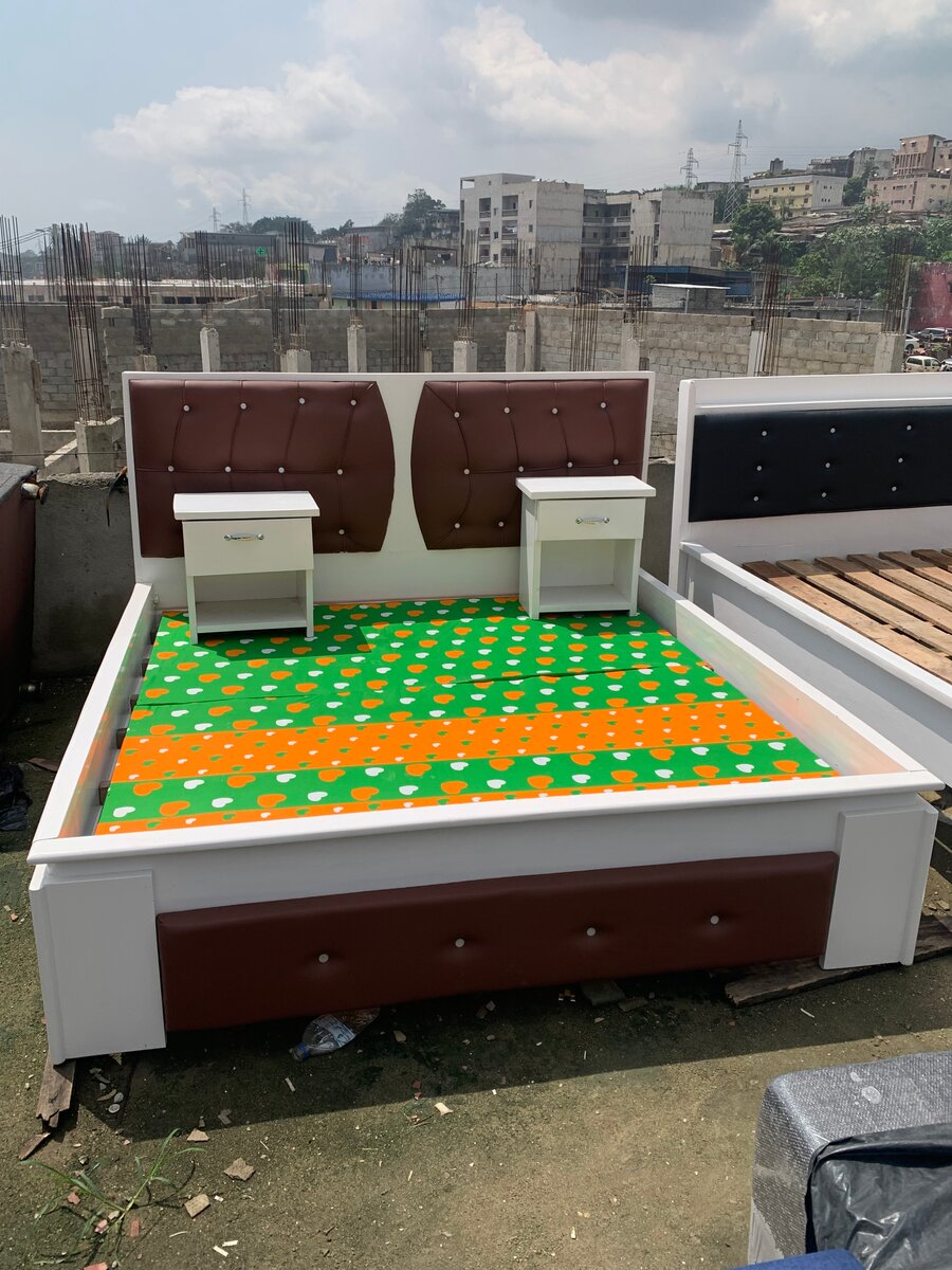 Lit double moderne rembourré