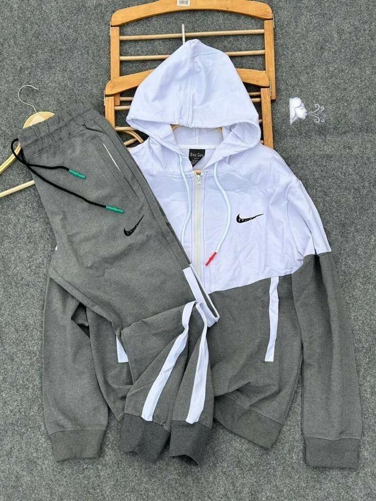 Complet des pull et biens d'autres