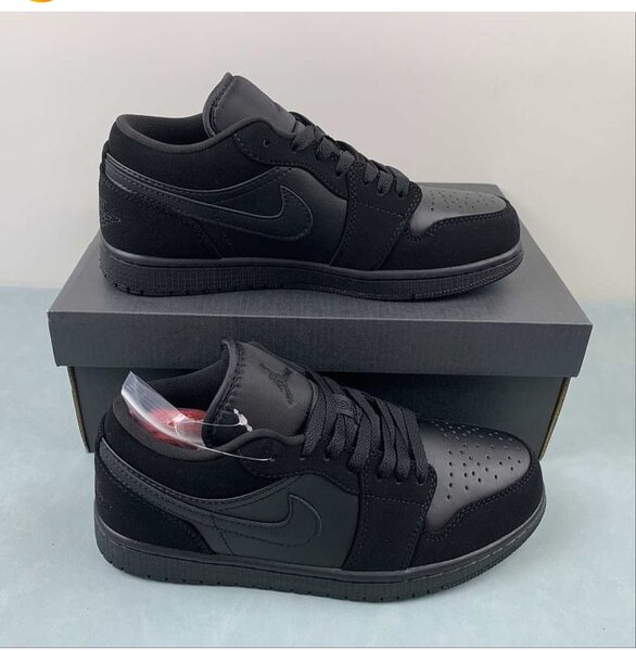 Air Jordan 1 Low Triple Black