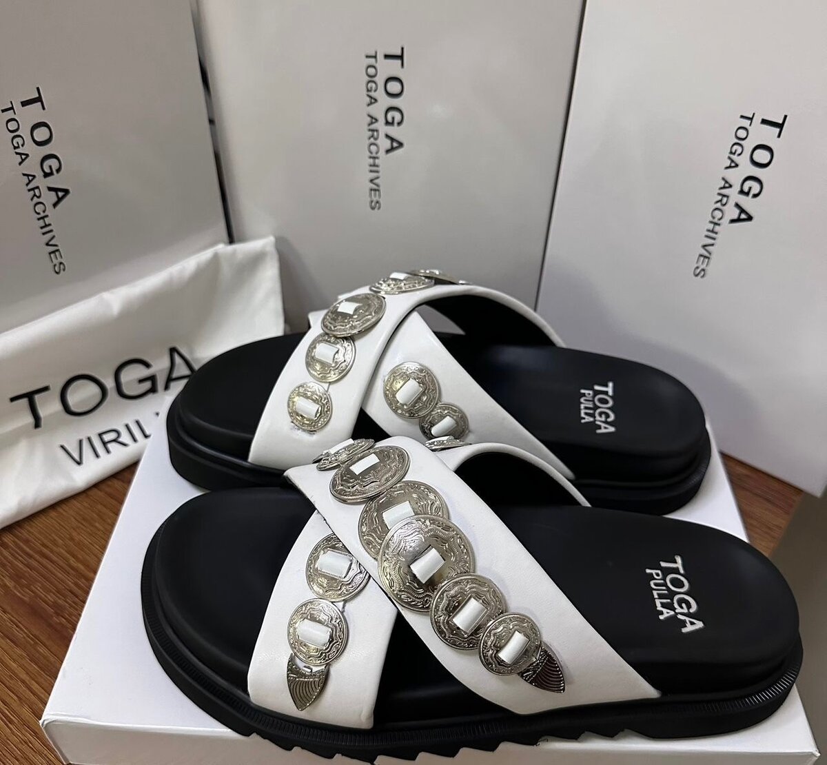 Sandales ornées Toga Pulla