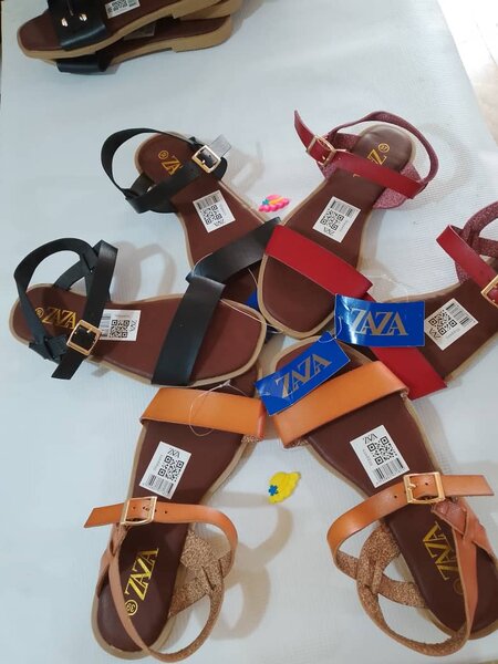 Sandale plate fermée