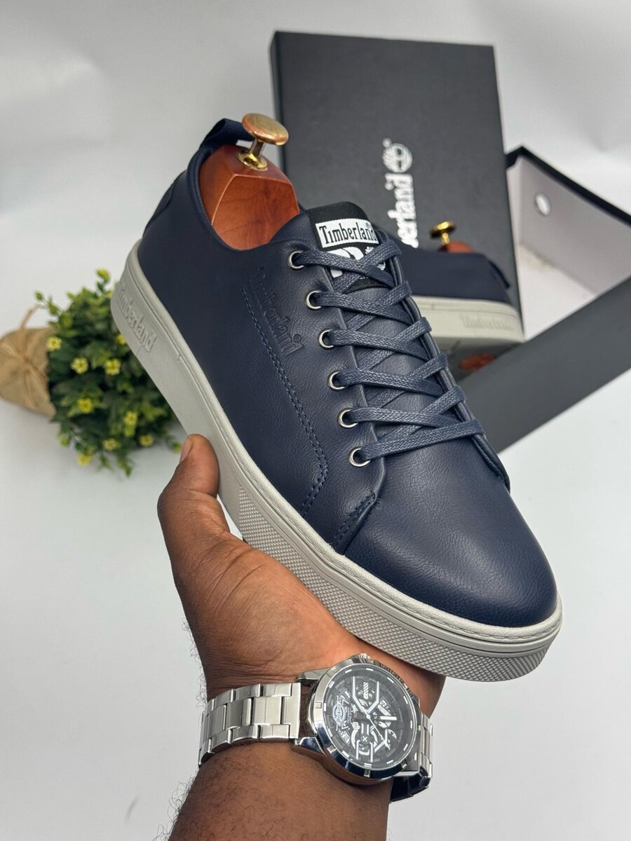 TIMBERLAND NAVY AND GREY