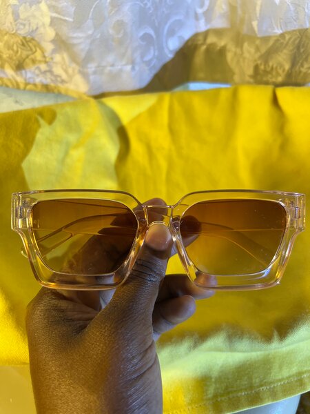 Lunettes de soleil carrées tendance