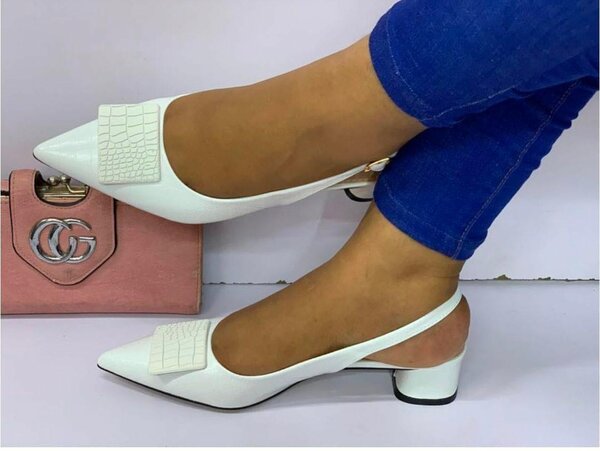 Chaussures Slingback Blanches Élégantes