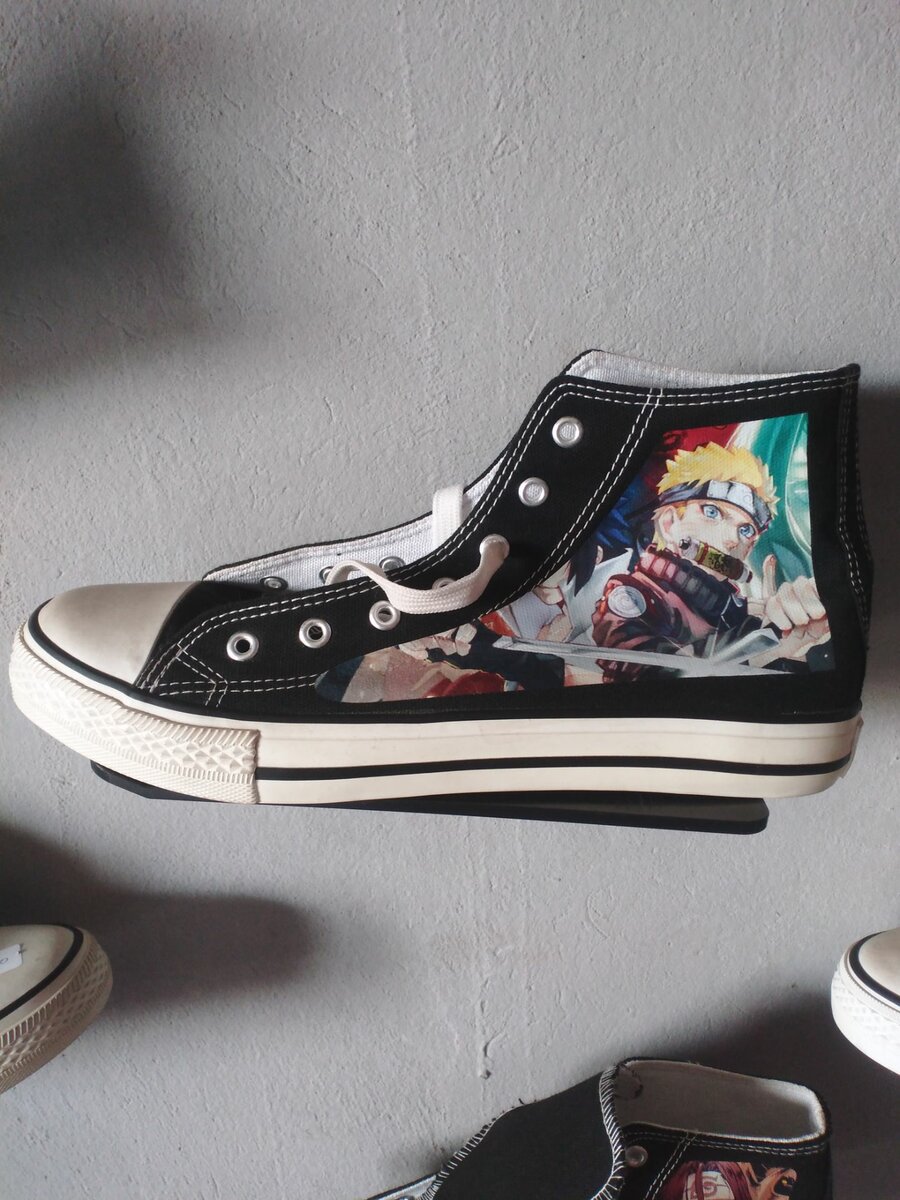 Naruto converse