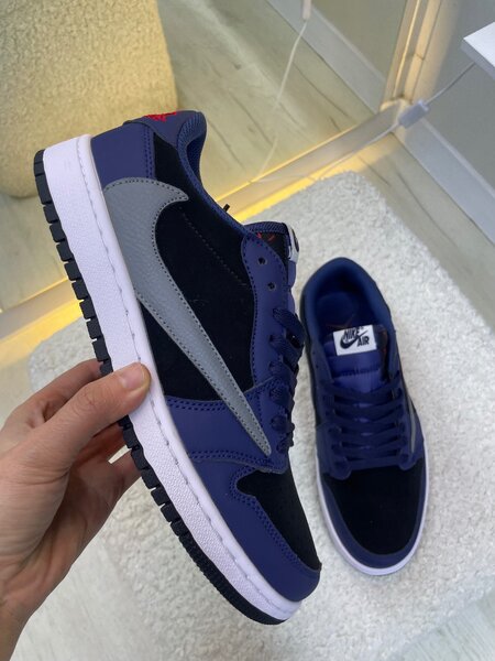 Travis Scott x Air Jordan 1