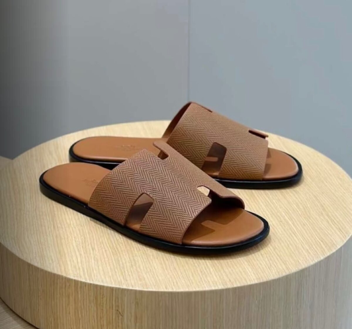 Alwardi shoes