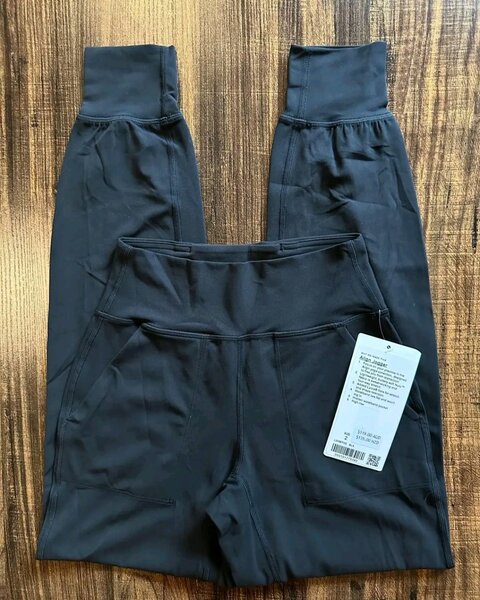 Lululemons yoga pants