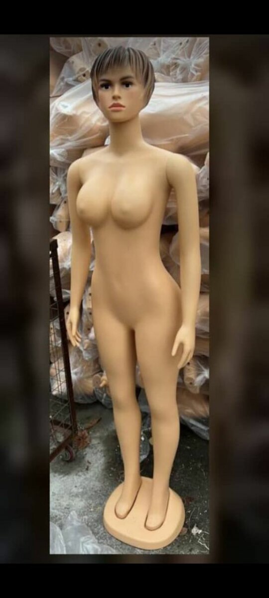 Mannequin réaliste femme