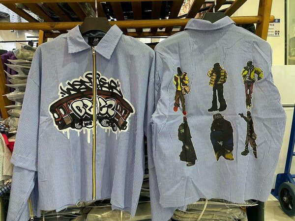 Vestes à motifs urbains