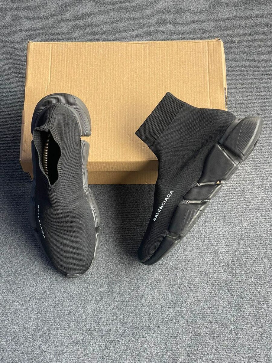 BALENCIAGA