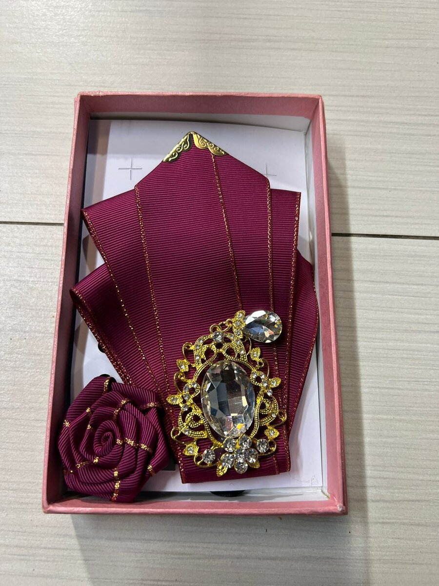 Elegant Bow Tie Set with Gem