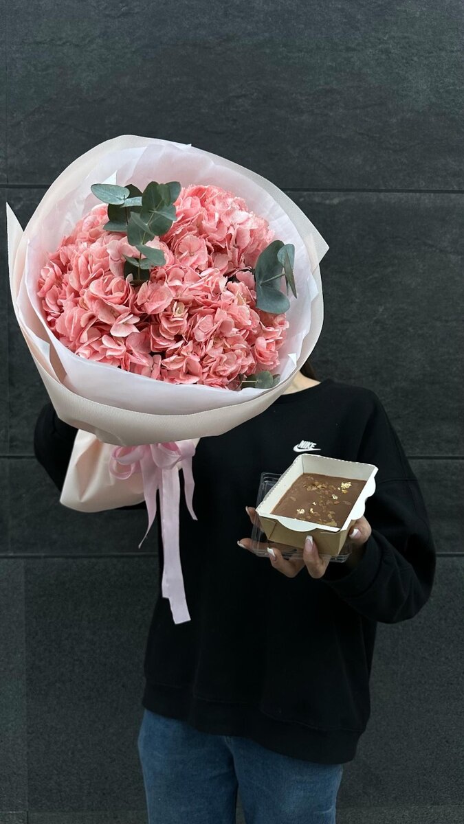 Нежное комбо из гортензий и бенто