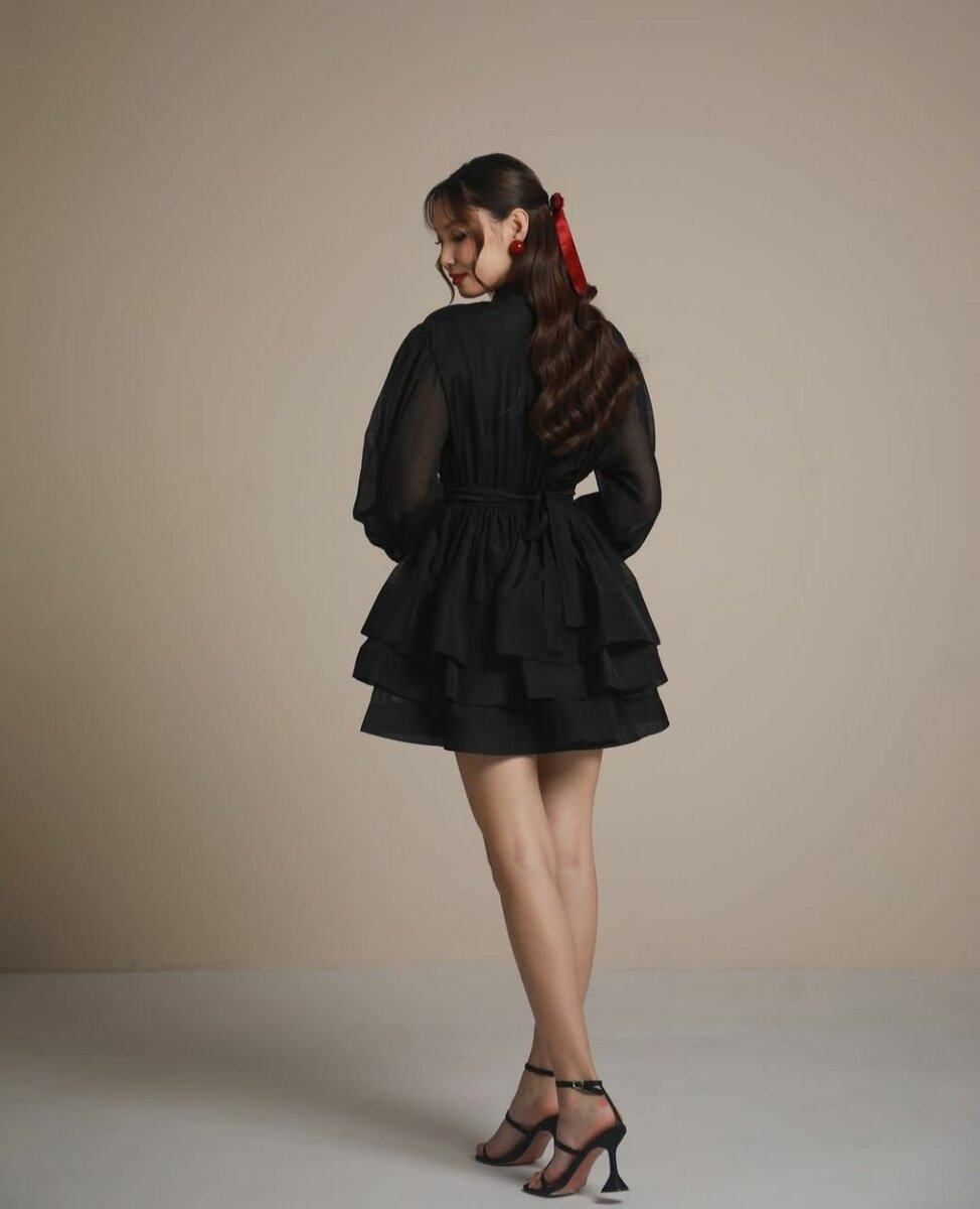 Элегантное чёрное платье