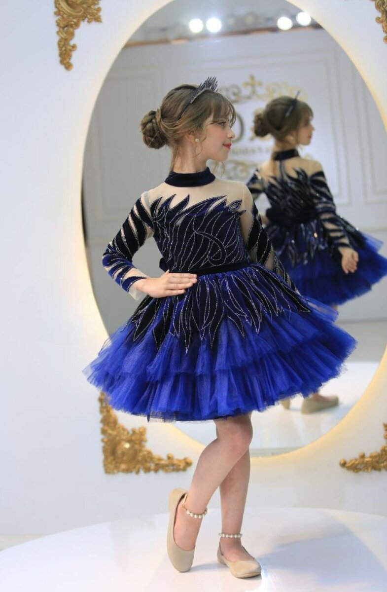 Girls Frozen Luxury Blue, Green and Red dress.