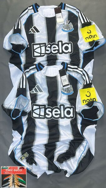 Maillot de Football Noir et Blanc