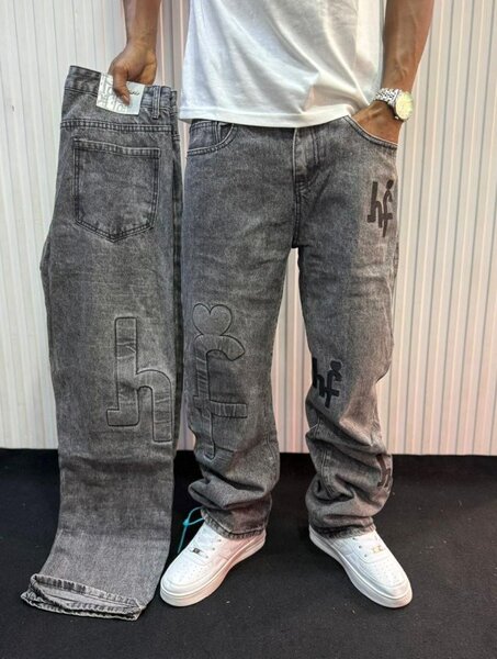 Jean homme gris moderne