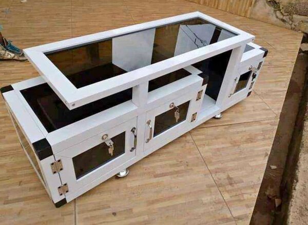 Table basse moderne en verre