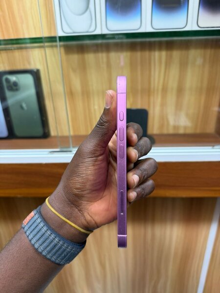 iPhone 14 Violet