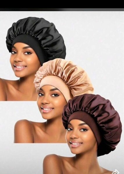 Bonnet en satin élégant