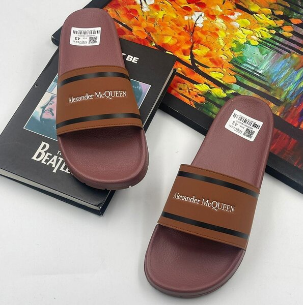 Unisex slides