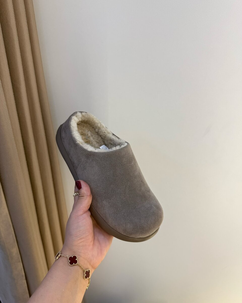 Стильные утеплённые угги