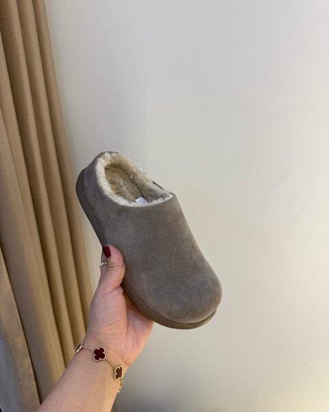 Стильные утеплённые угги