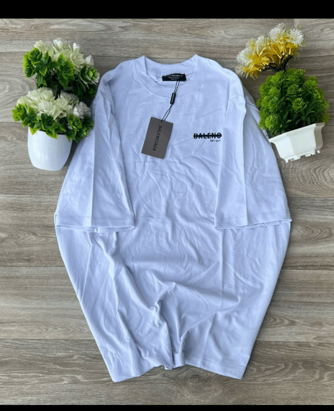 T-shirt blanc moderne