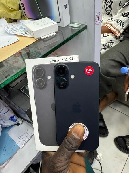 iPhone 16 128GB Noir