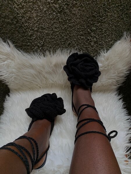 Sandales à lacets roses noires