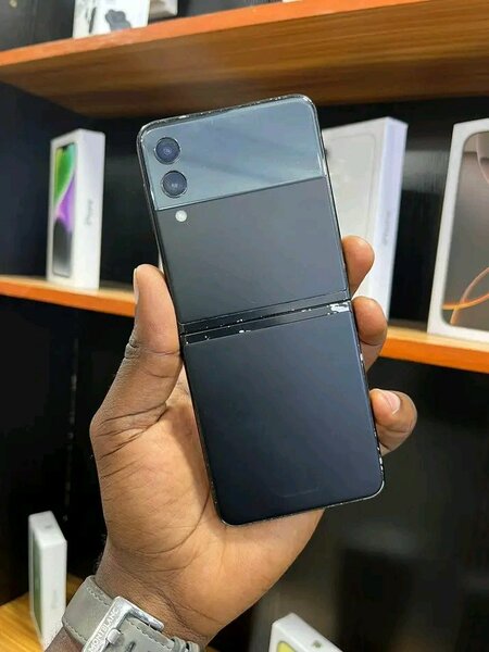 Samsung Galaxy Z Flip4 5G