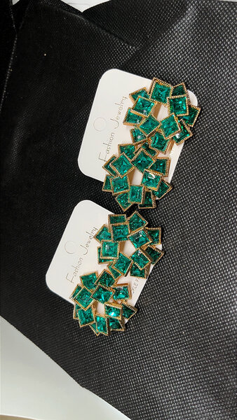 Boucles d'oreilles émeraude élégantes