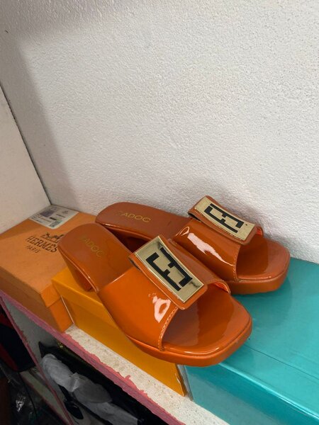Sandales orange élégantes femme