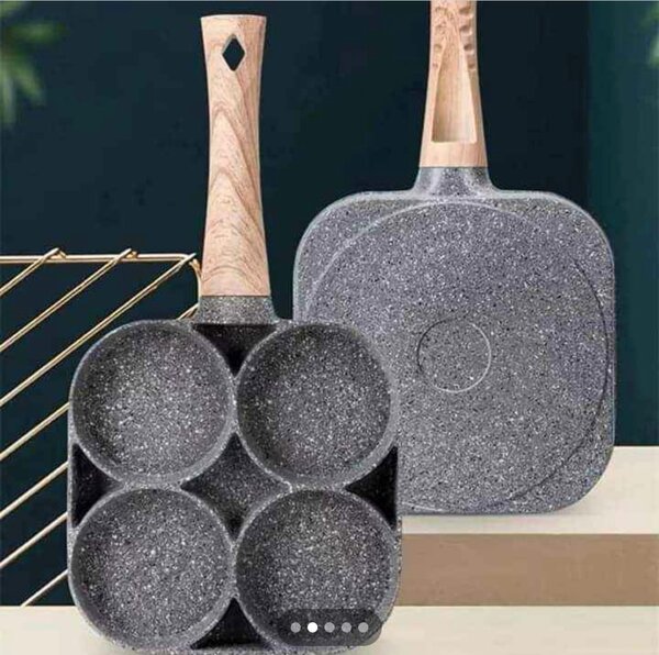 Poêle  anti adhésif à 4 trous