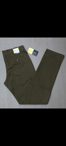 Pantalon chino pour homme élégant
