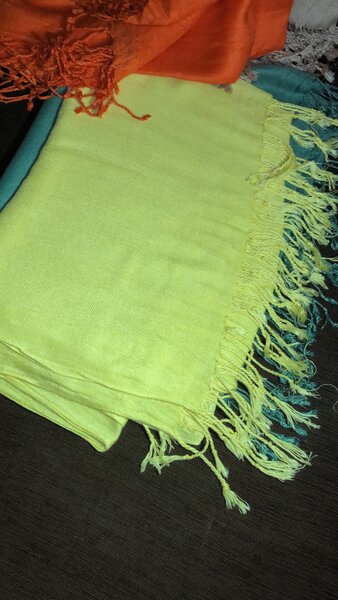 Écharpe lumineuse en laine