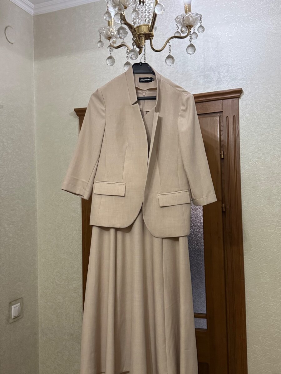 Очень стильная двойка покупала за 9000 продаю за 4000