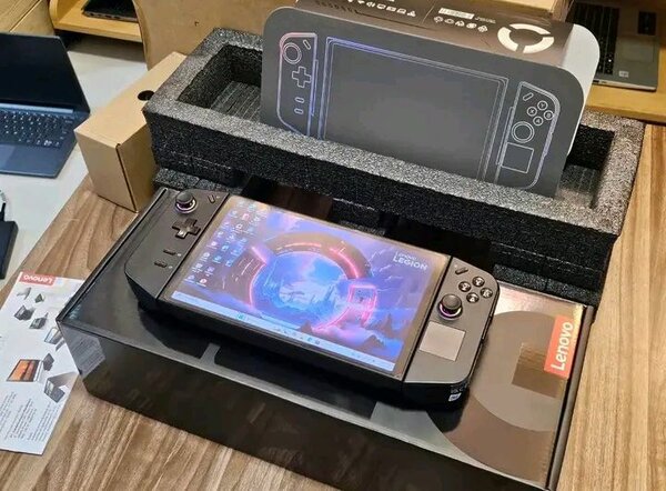 Console de jeu portable Lenovo
