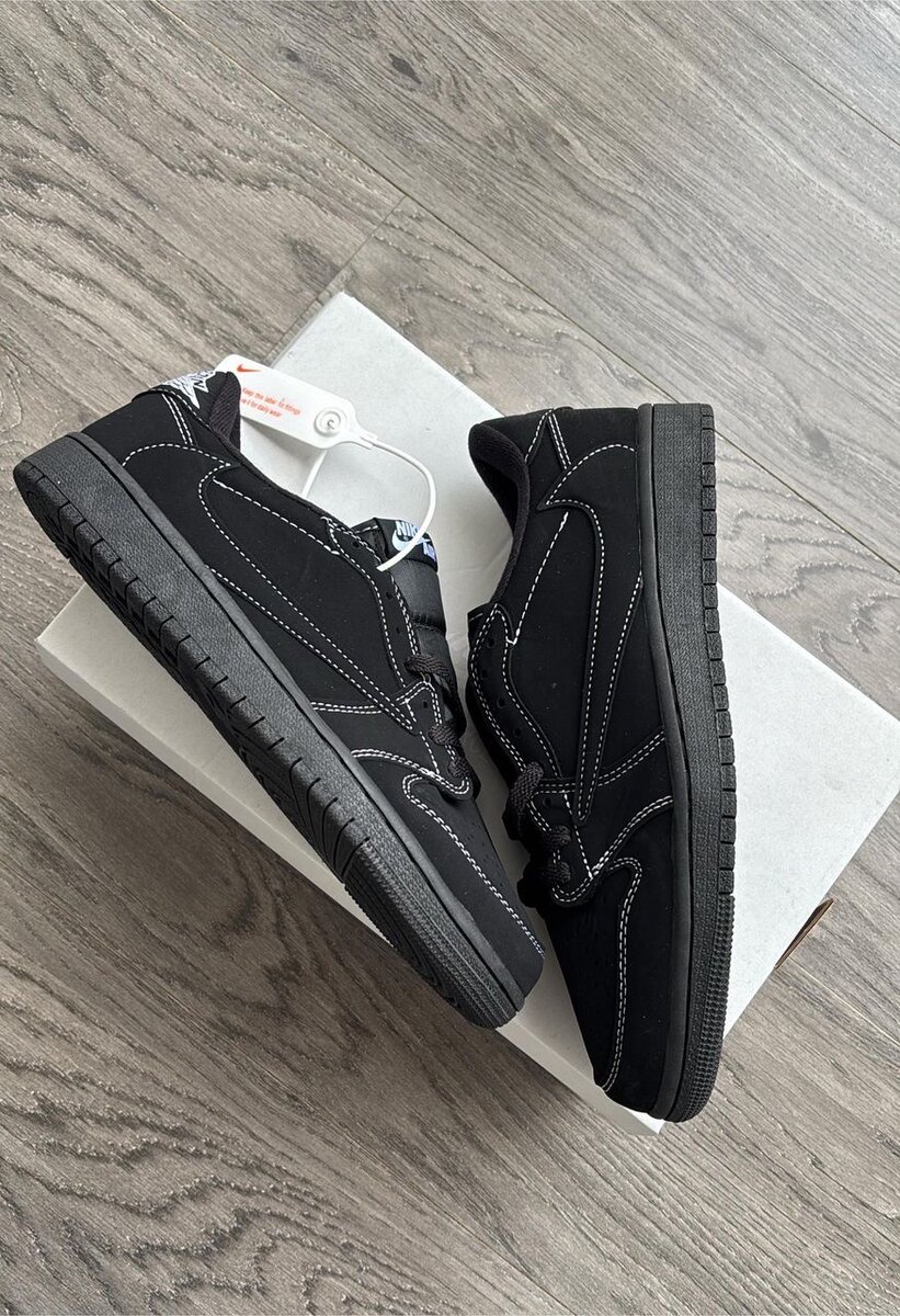 Baskets noires en cuir stylées